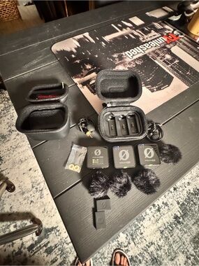 RODE Wireless Pro Mic Transmitter Set with Carrying Cases Black